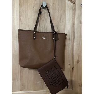 Coach Reversible City Tote Bag in Brown Signature Canvas/Tan with Pouch EUC